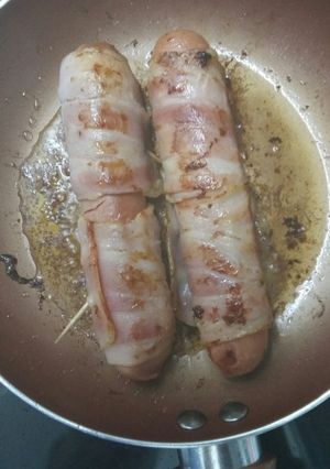 Una foto de Salchichas con Queso y Bacon