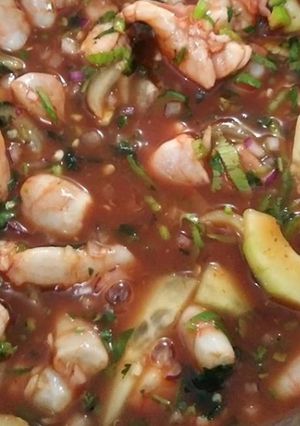 Una foto de Keto Ceviche o cóctel de camarones bajo en carbohidratos