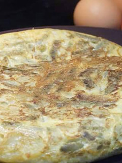 Una foto de Tortilla mixta y judías verdes