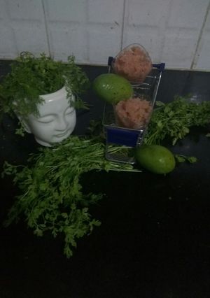 A picture of Raw mango chutney.