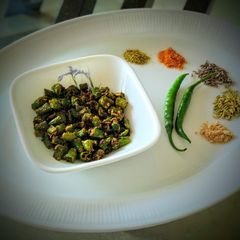 A picture of Hari Mirchi Tipore.