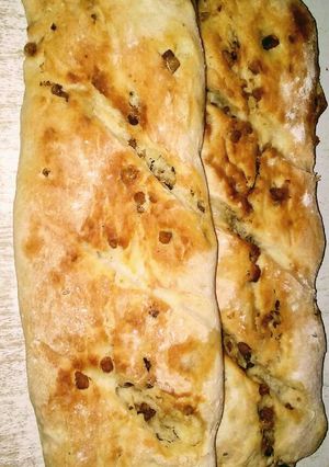 Una foto de Pan casero con chicharrón!!