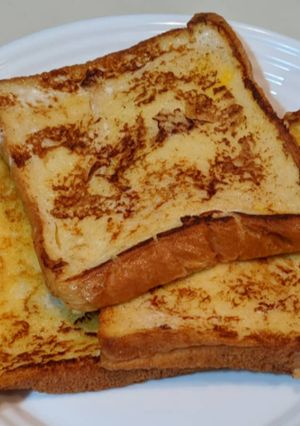 A picture of French toast.