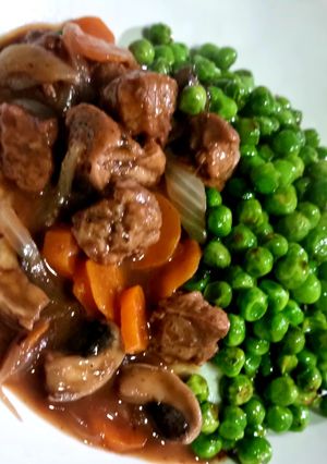Una foto de Bourguignon Vegano de portobello y soja texturizada