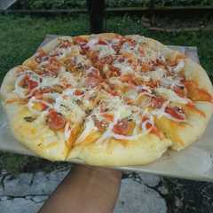 A picture of 2 pizza sosis 24cm.