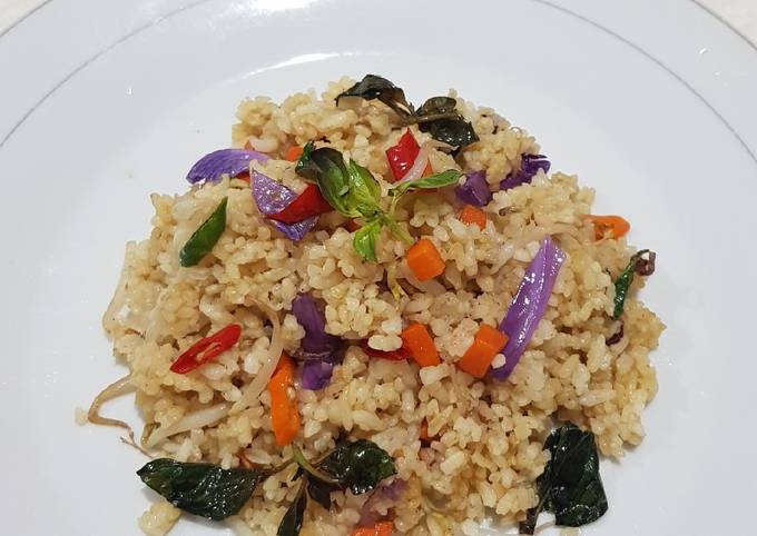 95. Nasi Goreng Kemangi Vegetarian (Indonesia)