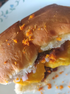 वड़ा पाव (Vada Pav Recipe in hindi) रेसिपी मुख्य फोटो