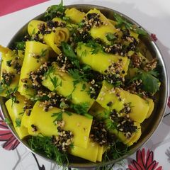 A picture of खांडवी (khandvi recipe in marathi).