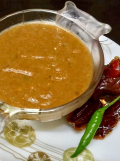 A picture of Hot and sweet tamarind sauce.