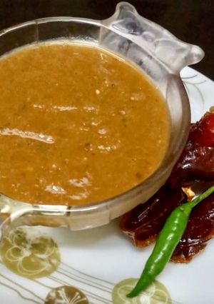 A picture of Hot and sweet tamarind sauce.