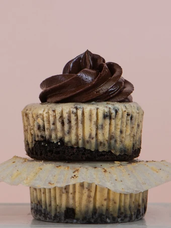 Easy Ways Make|Recipe} Mini Oreo Cheesecakes with Chocolate Ganache the So Delicious, Delicious