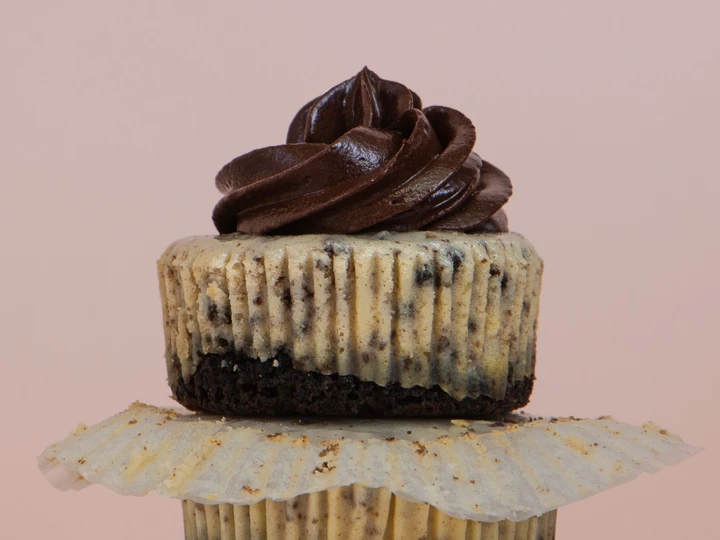 Easy Ways Make|Recipe} Mini Oreo Cheesecakes with Chocolate Ganache the So Delicious, Delicious