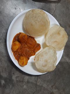 লুচি আলুর দম (luchi aloor dum recipe in Bengali) রেসিপির প্রধান ছবি