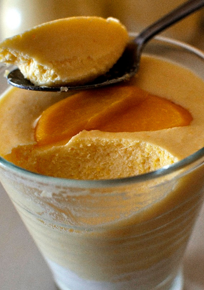 Una foto de Vasitos de crema de melocotón y queso
