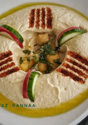 A picture of Hummus Mtabbal.