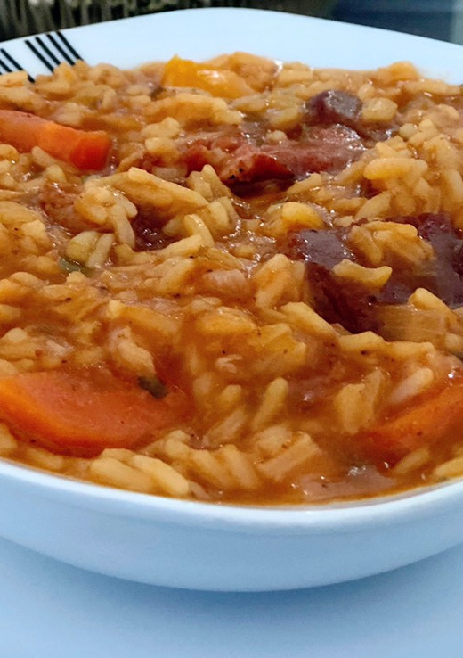 Una foto de Asopao de costillitas y chuletas ahumadas