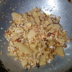 A picture of Aloo Anda Gotala.