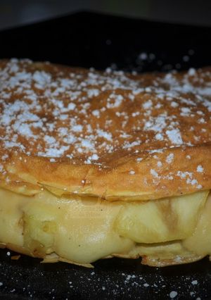 Une photo de Crêpe soufflée aux fruits exotiques