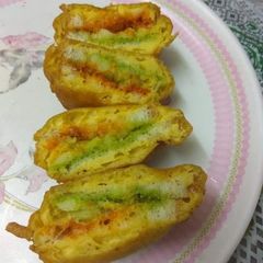 A picture of Bread pakoda.