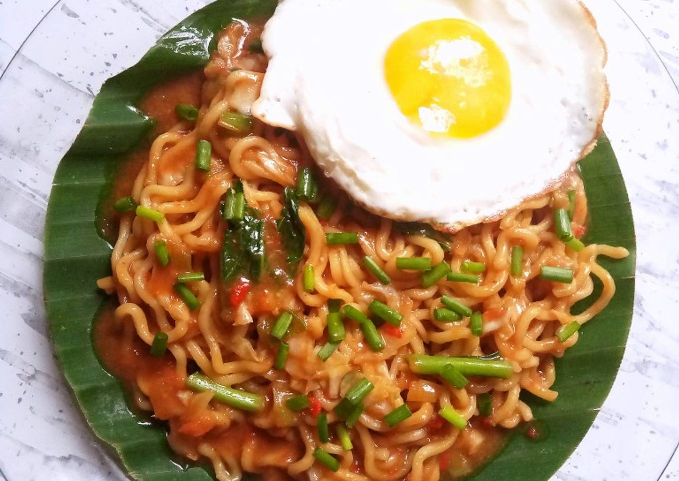 Mie Goreng Nyemek Pedas Bumbu Uleg