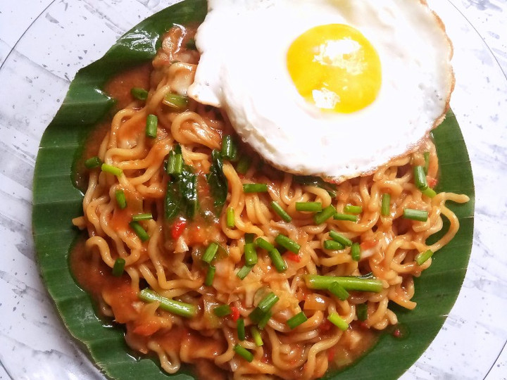 Bagaimana Membuat Mie Goreng Nyemek Pedas Bumbu Uleg Anti Gagal