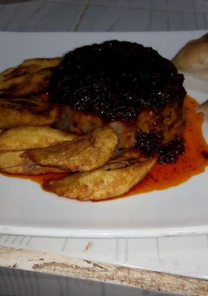 A picture of Ewa agoyin.