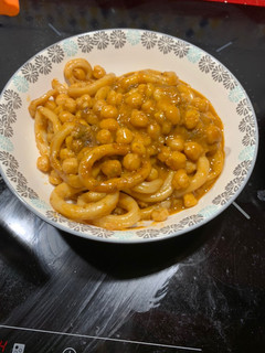Una foto de Calamares con garbanzos