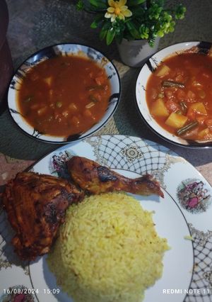 صورة لوصفة شوربة خضار مشكل بتتقدم مع الرز 🍲🍚