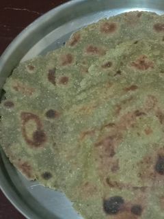 બાજરી ના લોટ ના થેપલા(Bajri Thepla Recipe In Gujarati) રેસીપી મુખ્ય ફોટો