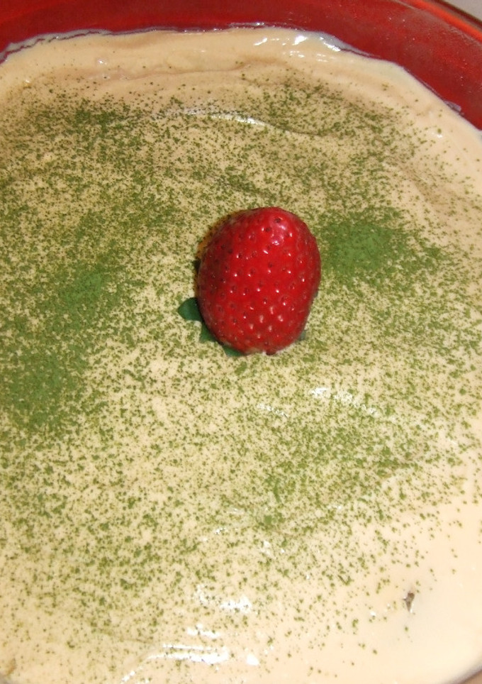Una foto de Tiramisú de té Matcha