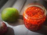 કેરી ડુંગળી નું અથાણું (Keri Dungli Athanu Recipe In Gujarati)
