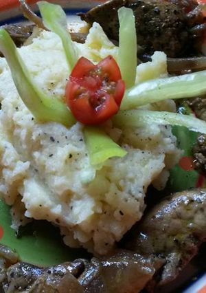 Serpenyős, hagymás kacsamáj recept fotója