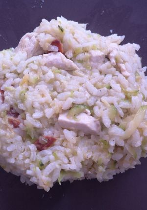 Une photo de Risotto courgette poulet chorizo