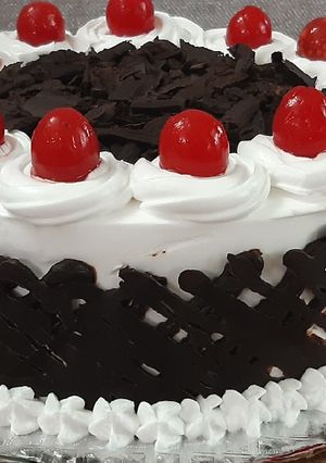 A picture of Black Forest Cake.