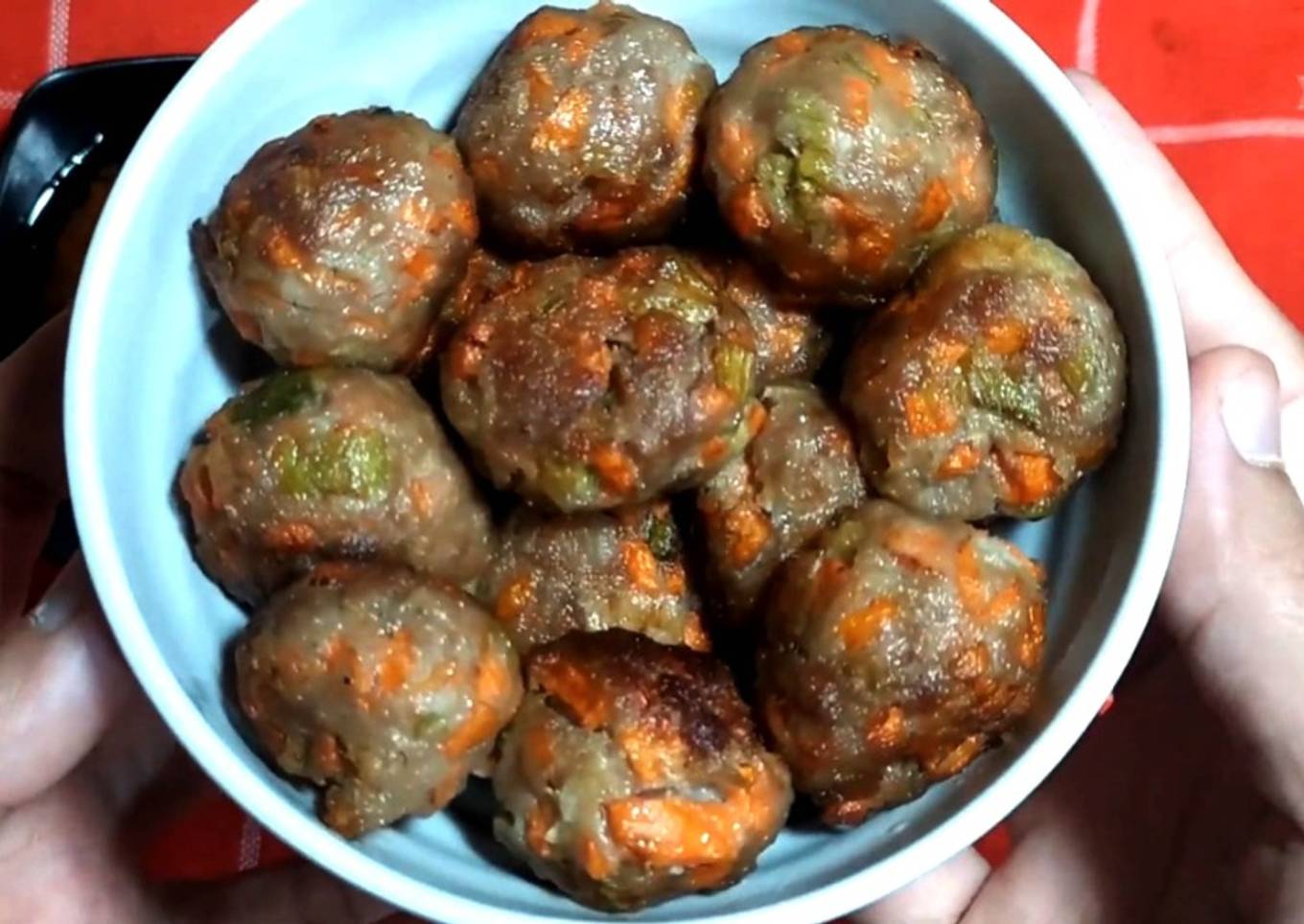 Bola-bola daging  sapi cincang