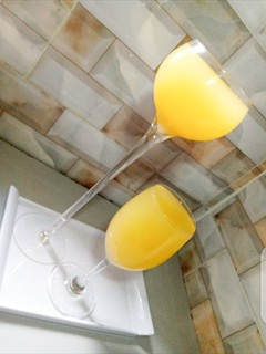A picture of Pineapple and ginger juice.