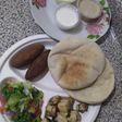 Pan pita relleno con pollo al ajillo