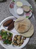 Pan pita relleno con pollo al ajillo