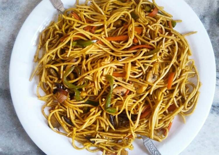 How to Make Quick Mushroom chowmein