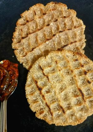A picture of Bhakhari (flat bread).