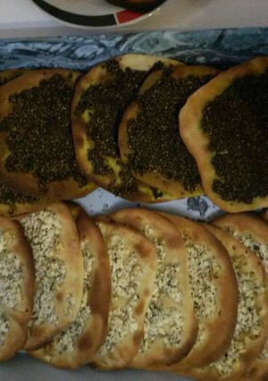 صورة لوصفة مناقيش جبنة وزعتر 😋