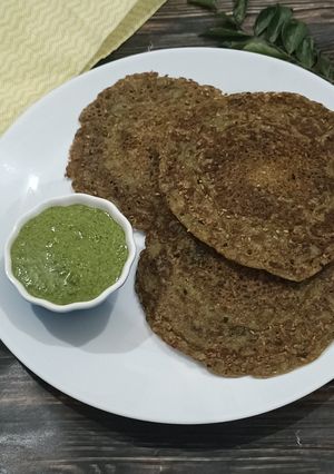 બાજરી ના ચમચમીયા (Bajri Chamchamiya Recipe In Gujarati) રેસીપી મુખ્ય ફોટો