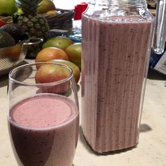 A picture of Coconut Berry Yoghurt Smoothie.