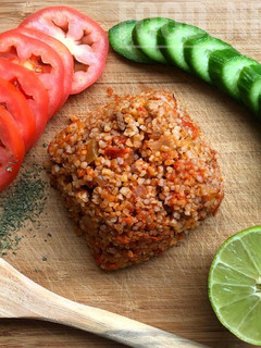 صورة لوصفة برغل على بندورة لبنانيّة
