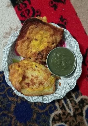ब्रेड ऑमलेट (bread omelette recipe in Hindi) रेसिपी मुख्य फोटो