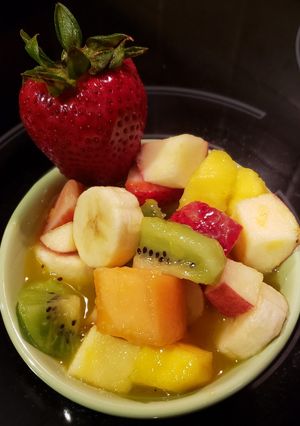 صورة لوصفة سلطه الفاكهه 🍓🍌🥭🍎🍊🥝