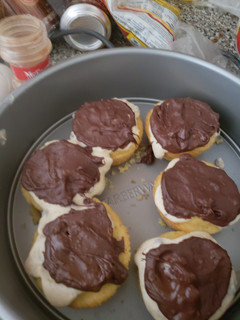 A picture of Cannoli cupcakes.