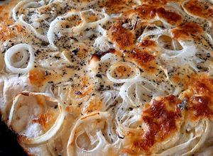 Una foto de Pizza casera con masa de leudado lento