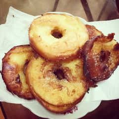 A picture of Crispy apple slices.