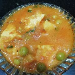A picture of Dhaba style matar paneer.